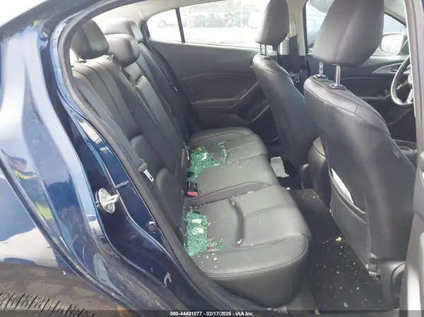 3MZBN1V35JM266046 2018 MAZDA 3 - Image 8