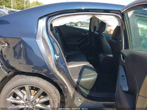 3MZBN1V35JM266399 2018 MAZDA 3 - Image 8