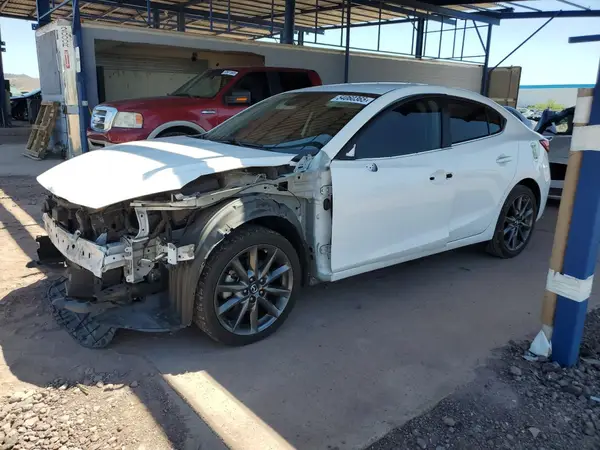 3MZBN1V35JM269982 2018 MAZDA 3 - Image 1