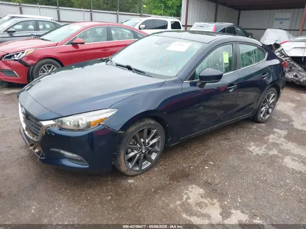 3MZBN1V35JM271392 2018 MAZDA 3 - Image 2