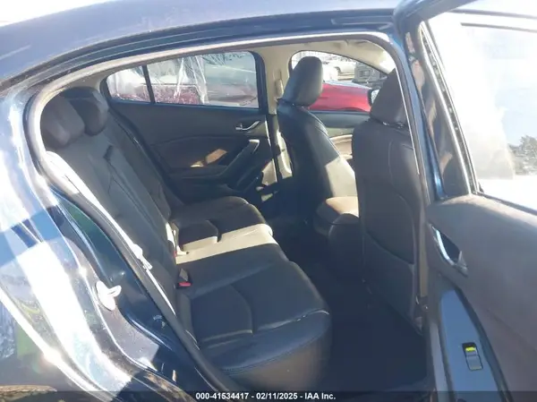 3MZBN1V35JM271831 2018 MAZDA 3 - Image 8
