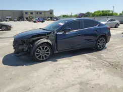 3MZBN1V35JM273966 2018 MAZDA 3