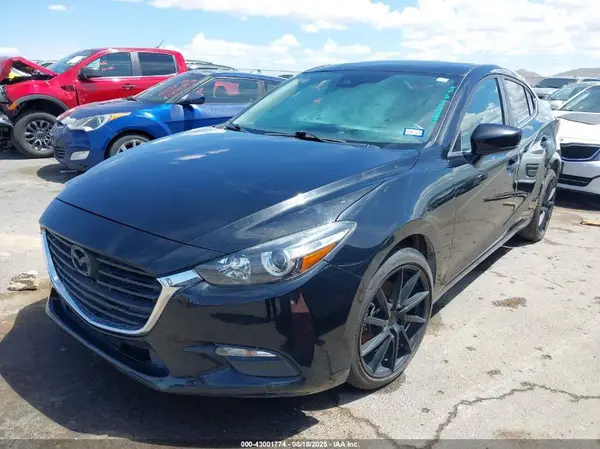 3MZBN1V36JM168028 2018 MAZDA 3 - Image 2