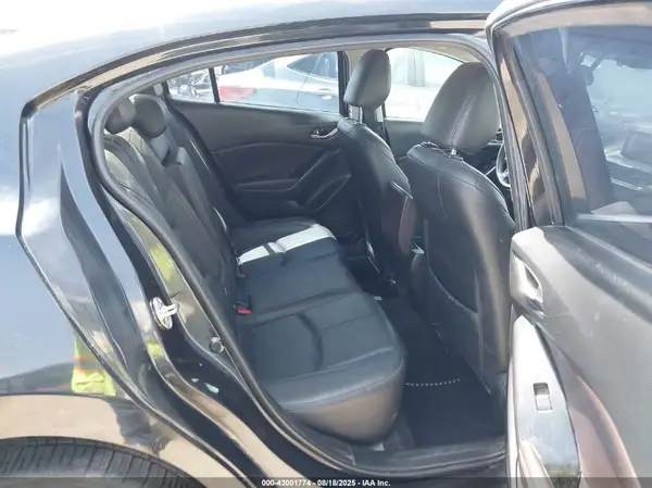 3MZBN1V36JM168028 2018 MAZDA 3 - Image 8
