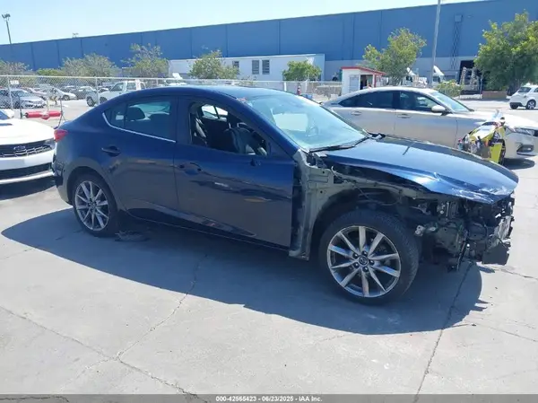 3MZBN1V36JM173343 2018 MAZDA 3 - Image 1