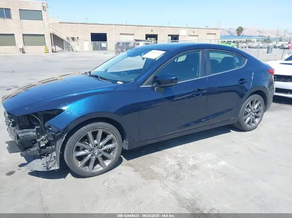 3MZBN1V36JM173343 2018 MAZDA 3 - Image 2