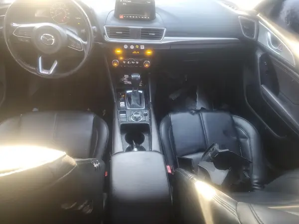 3MZBN1V36JM175870 2018 MAZDA 3 - Image 8