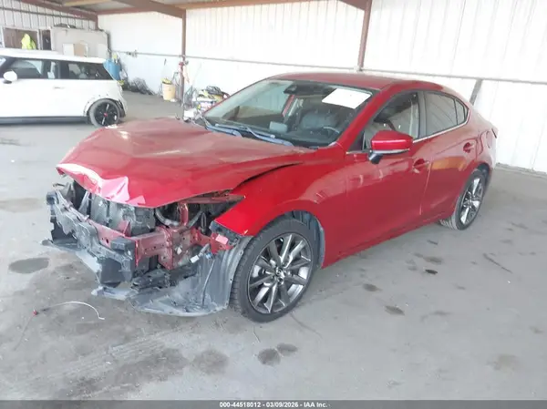 3MZBN1V36JM183175 2018 MAZDA 3 - Image 2