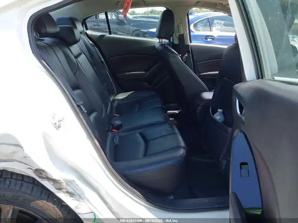 3MZBN1V36JM188392 2018 MAZDA 3 - Image 8