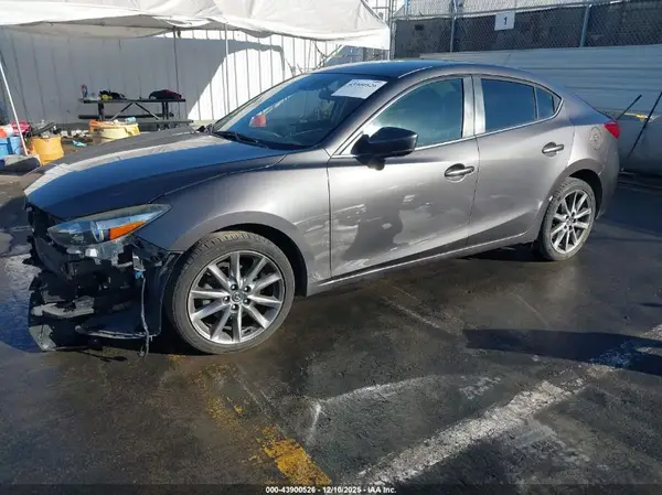 3MZBN1V36JM189686 2018 MAZDA 3 - Image 2