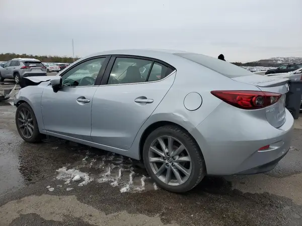 3MZBN1V36JM198937 2018 MAZDA 3 - Image 2