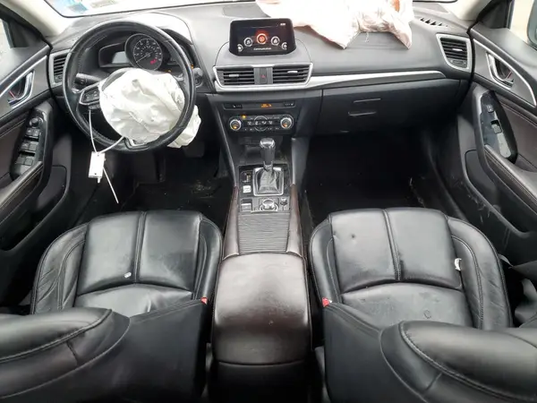 3MZBN1V36JM198937 2018 MAZDA 3 - Image 8