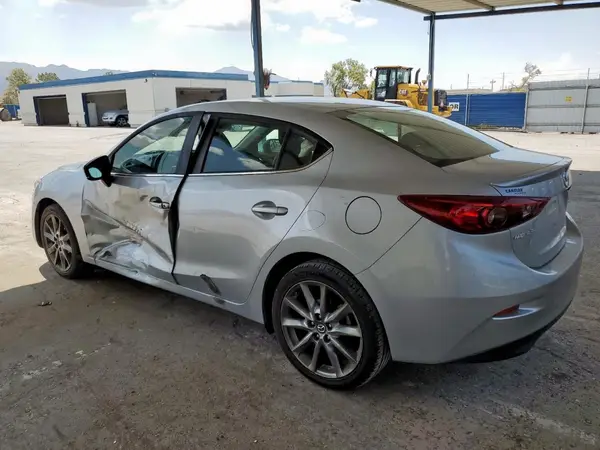 3MZBN1V36JM199540 2018 MAZDA 3 - Image 2