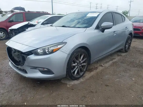 3MZBN1V36JM200458 2018 MAZDA 3 - Image 2