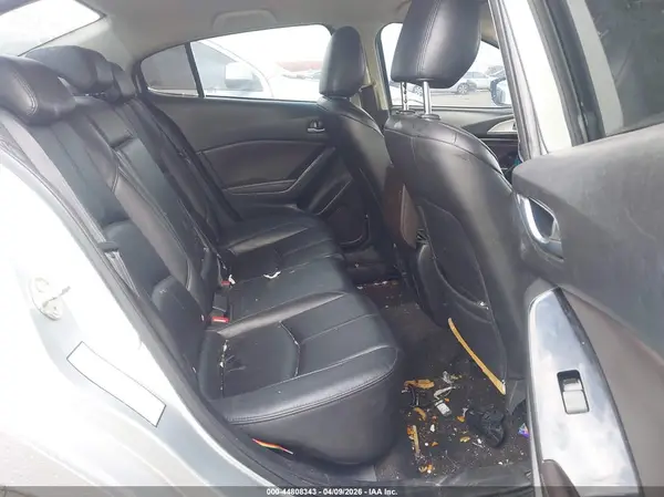 3MZBN1V36JM200458 2018 MAZDA 3 - Image 8