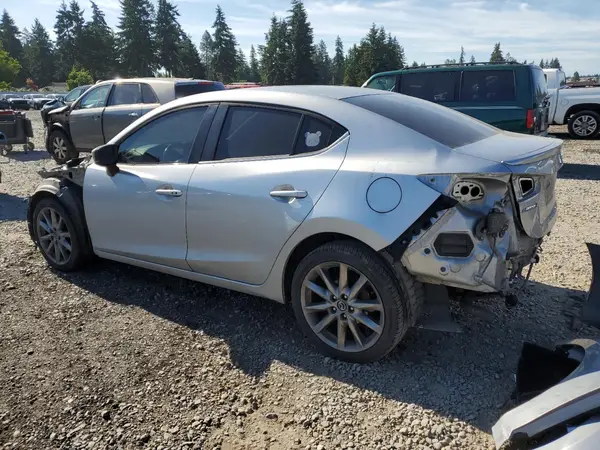 3MZBN1V36JM200539 2018 MAZDA 3 - Image 2