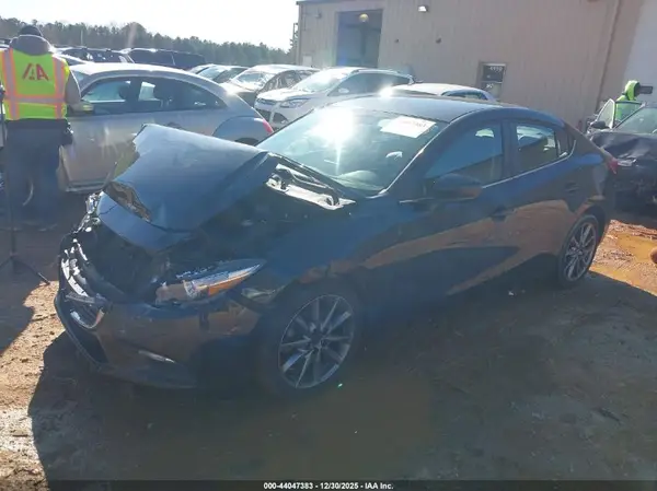 3MZBN1V36JM203151 2018 MAZDA 3 - Image 2