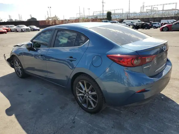 3MZBN1V36JM203358 2018 MAZDA 3 - Image 2
