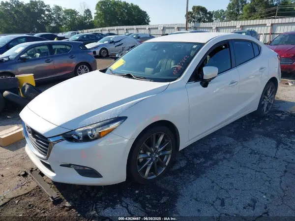 3MZBN1V36JM203943 2018 MAZDA 3 - Image 2