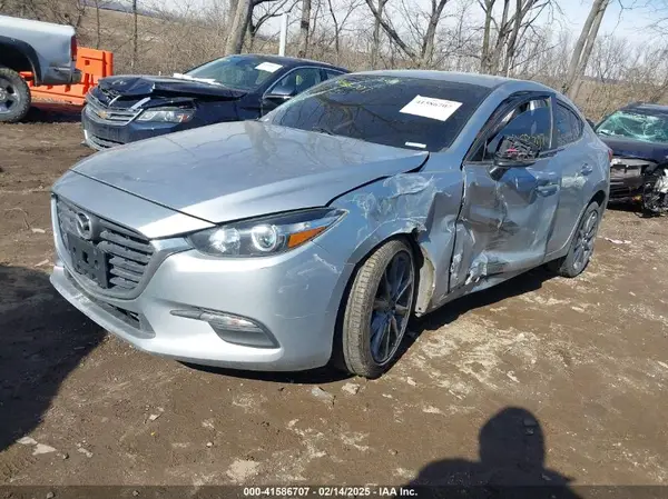 3MZBN1V36JM205904 2018 MAZDA 3 - Image 2