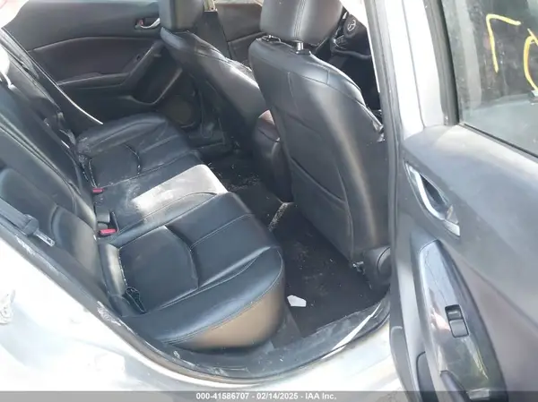 3MZBN1V36JM205904 2018 MAZDA 3 - Image 8