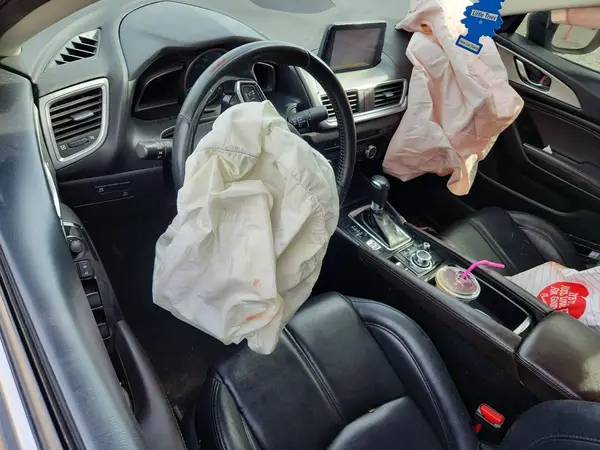 3MZBN1V36JM208902 2018 MAZDA 3 - Image 8