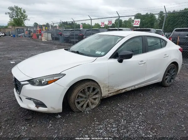 3MZBN1V36JM209936 2018 MAZDA 3 - Image 2