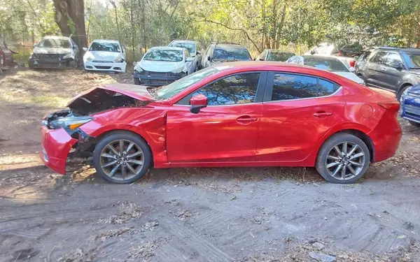 3MZBN1V36JM210276 2018 MAZDA 3 - Image 2