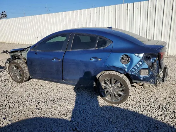 3MZBN1V36JM211153 2018 MAZDA 3 - Image 2