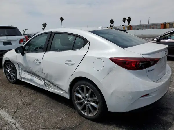 3MZBN1V36JM244041 2018 MAZDA 3 - Image 2