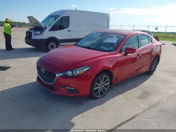 3MZBN1V36JM244282 2018 MAZDA 3 - Image 2