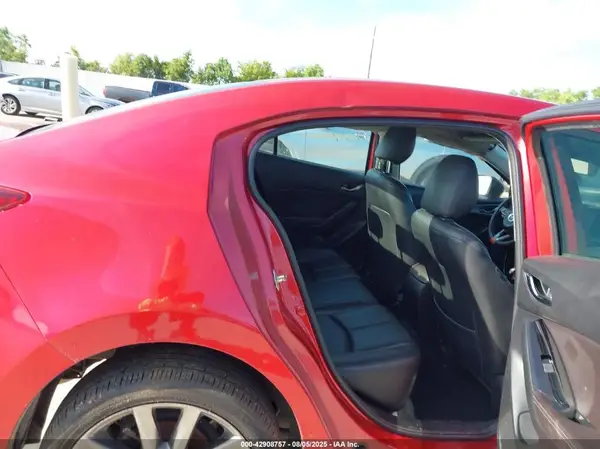 3MZBN1V36JM244282 2018 MAZDA 3 - Image 8