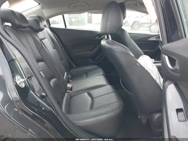 3MZBN1V36JM247053 2018 MAZDA 3 - Image 8