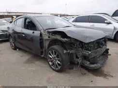 3MZBN1V36JM252432 2018 MAZDA 3