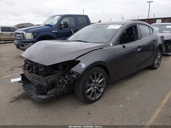3MZBN1V36JM252432 2018 MAZDA 3 - Image 2