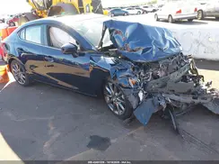 3MZBN1V36JM262913 2018 MAZDA 3