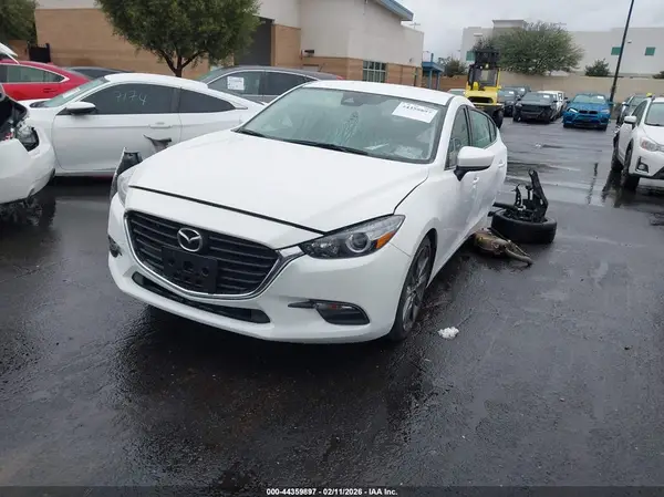 3MZBN1V36JM262992 2018 MAZDA 3 - Image 2