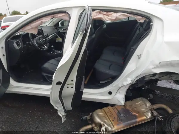 3MZBN1V36JM262992 2018 MAZDA 3 - Image 8