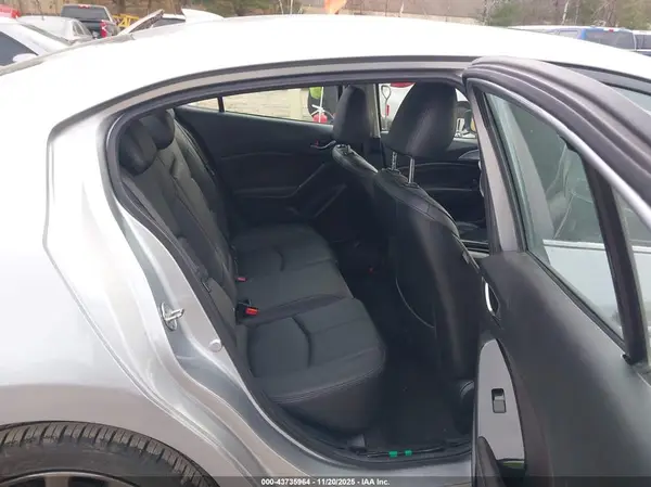 3MZBN1V36JM265102 2018 MAZDA 3 - Image 8