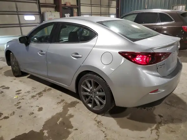 3MZBN1V36JM269652 2018 MAZDA 3 - Image 2