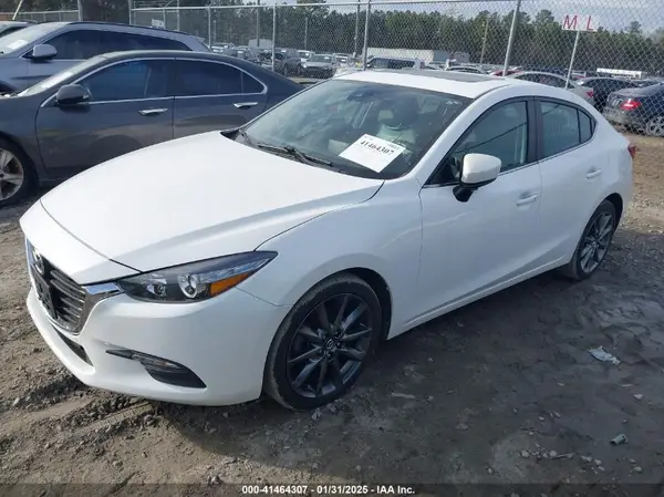 3MZBN1V36JM276973 2018 MAZDA 3 - Image 2