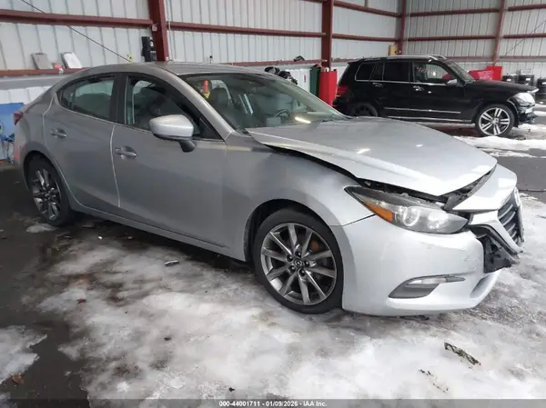 3MZBN1V37JM159936 2018 MAZDA 3 - Image 1