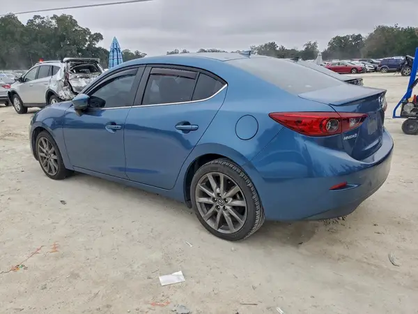 3MZBN1V37JM161928 2018 MAZDA 3 - Image 2