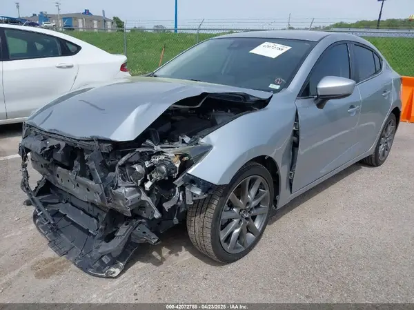 3MZBN1V37JM166210 2018 MAZDA 3 - Image 2