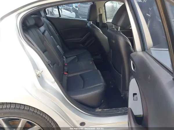 3MZBN1V37JM166210 2018 MAZDA 3 - Image 8