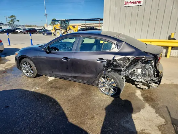 3MZBN1V37JM168457 2018 MAZDA 3 - Image 2