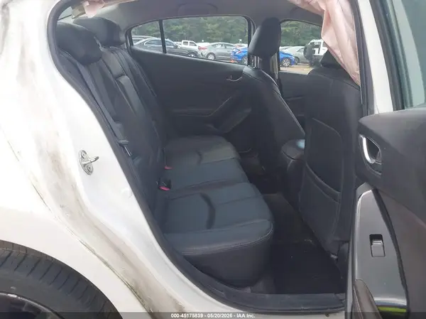3MZBN1V37JM168880 2018 MAZDA 3 - Image 8