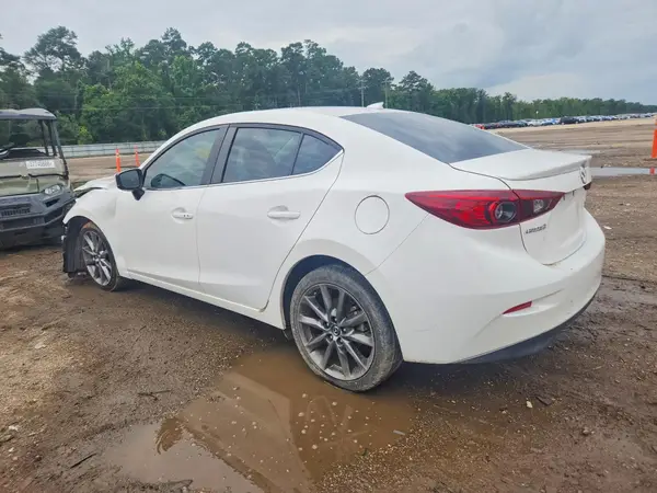 3MZBN1V37JM177448 2018 MAZDA 3 - Image 2