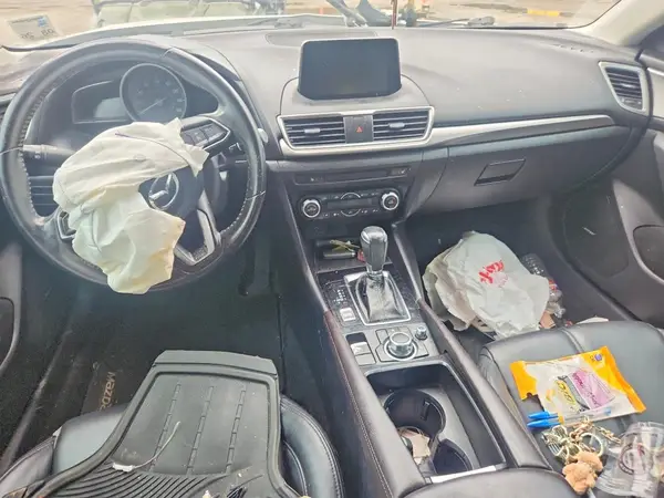 3MZBN1V37JM177448 2018 MAZDA 3 - Image 8