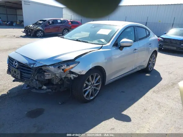 3MZBN1V37JM181208 2018 MAZDA 3 - Image 2